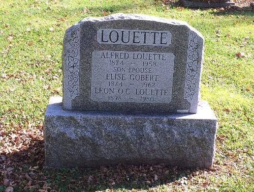 Pierre tombale d'Alfred Louette et Élise Gobert au cimetière de Belle-Rivière de Ste-Scholastique.